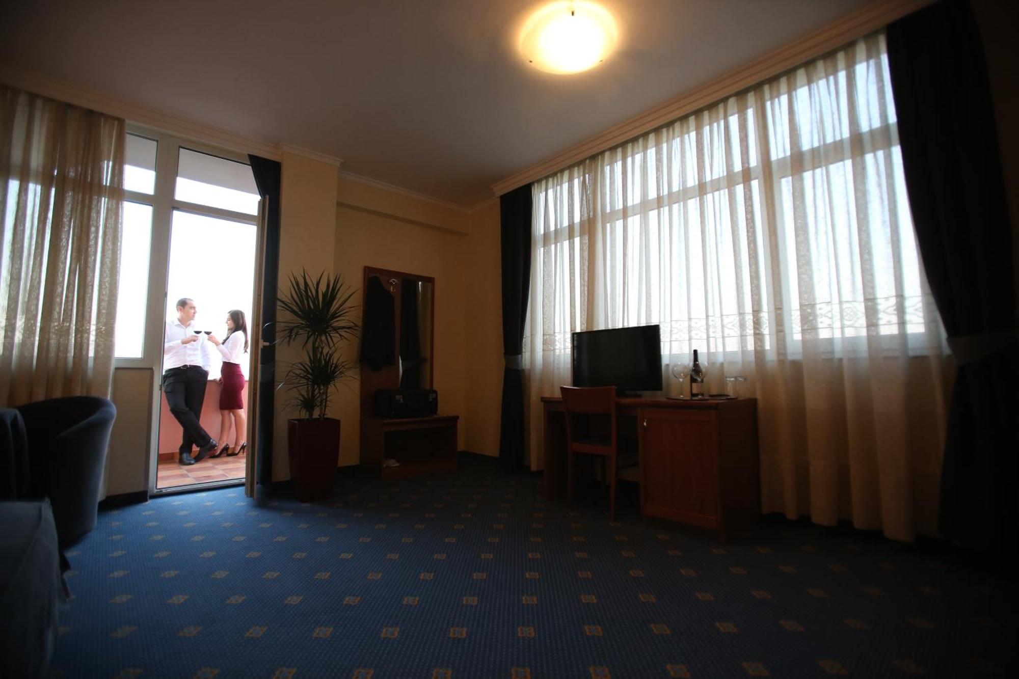 Hotel Continental Vore Ruang foto
