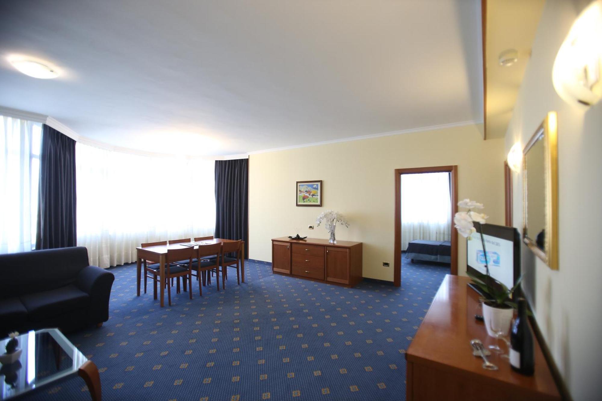Hotel Continental Vore Ruang foto