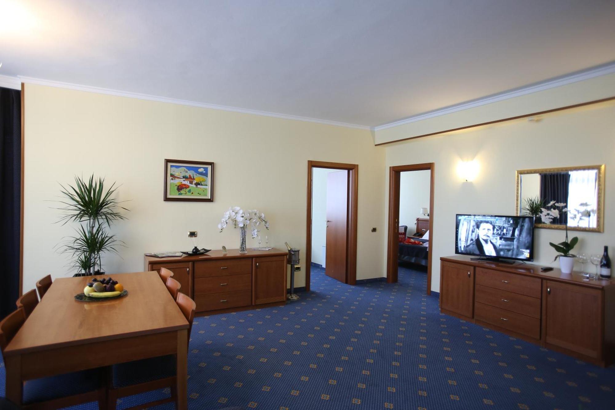 Hotel Continental Vore Ruang foto