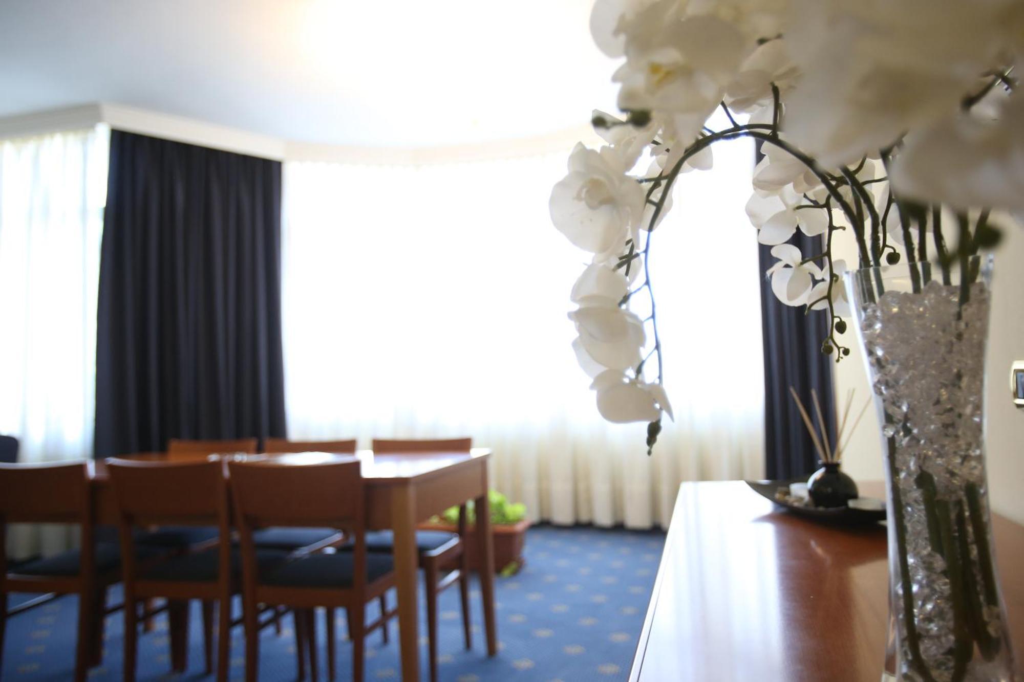 Hotel Continental Vore Ruang foto