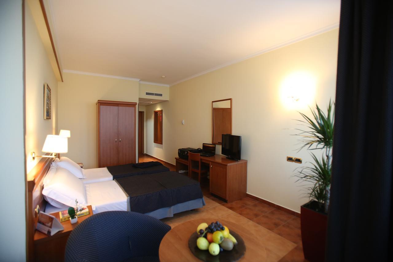 Hotel Continental Vore Bagian luar foto