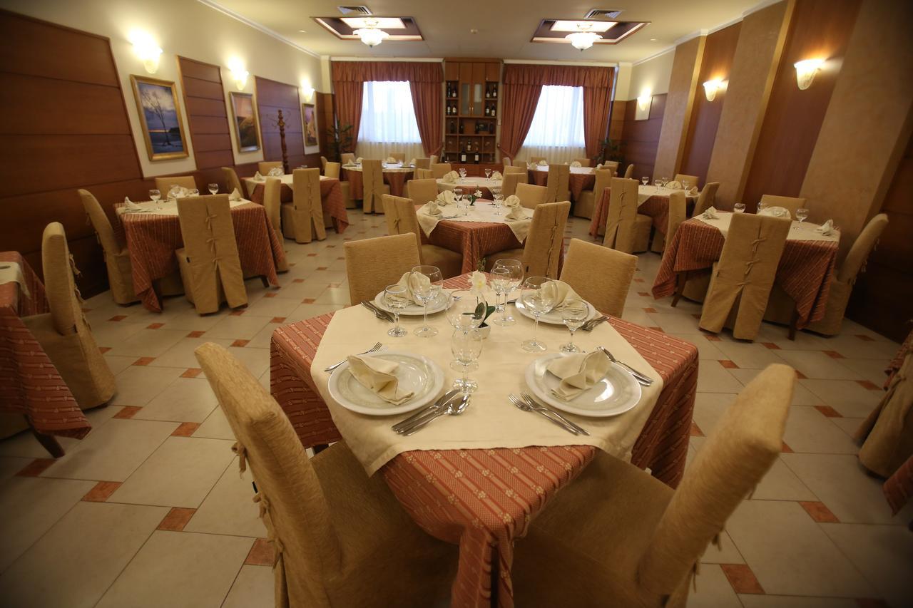 Hotel Continental Vore Bagian luar foto