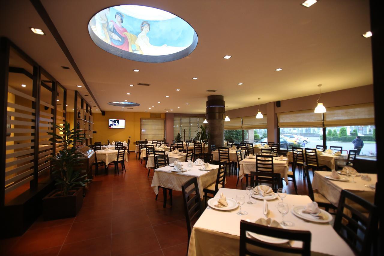 Hotel Continental Vore Bagian luar foto
