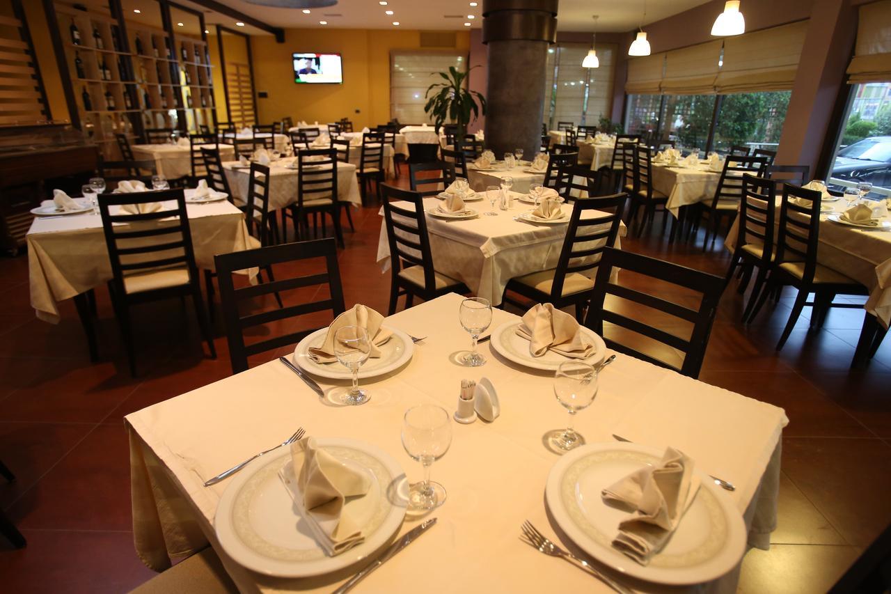 Hotel Continental Vore Bagian luar foto