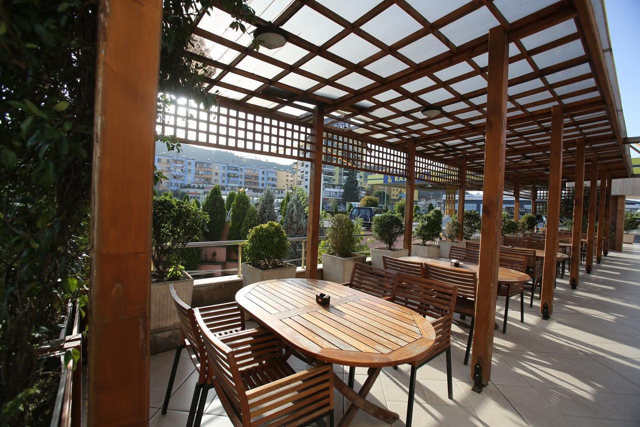Hotel Continental Vore Bagian luar foto
