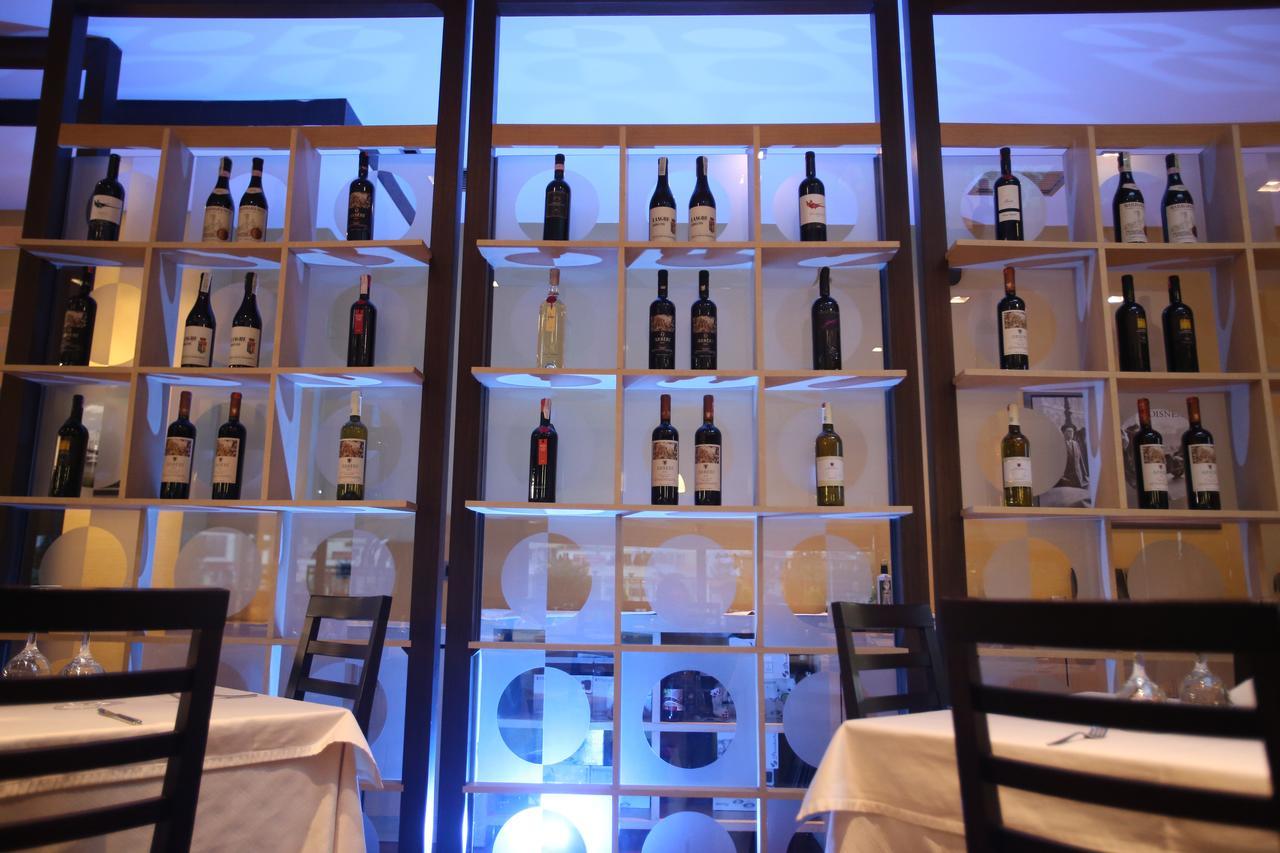 Hotel Continental Vore Bagian luar foto